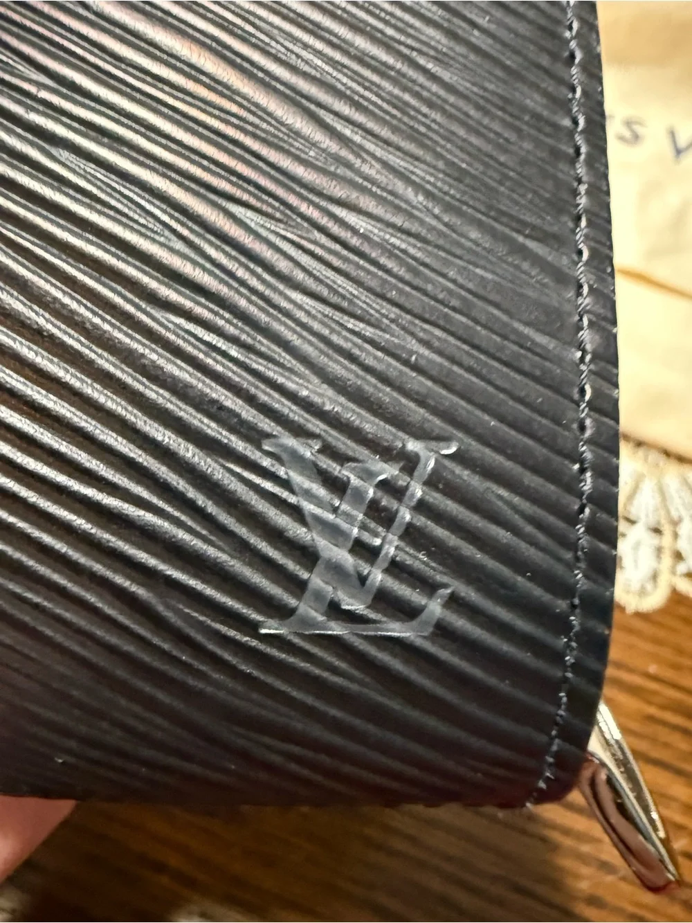 Louis Vuitton Black Epi Leather Compact Zip Wallet - Picture 2 of 9